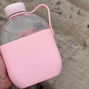 Be Hip Water Bottle in Dusty Pink Blush